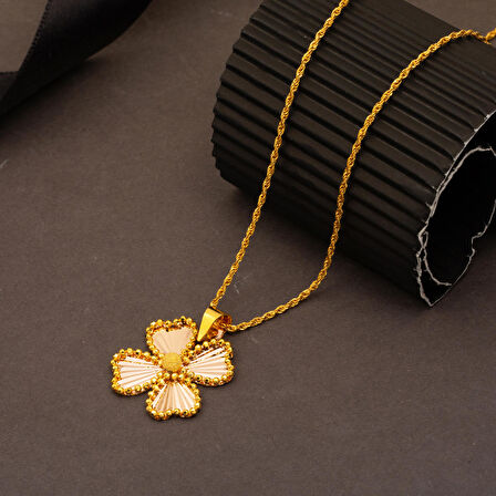 Yonca Işıltısı 14 Ayar Altın Orta Boy Kolye