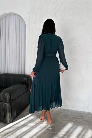 Dipmoda kadın zümrüt yeşil piliseli kemerli şifon elbise DPK3028