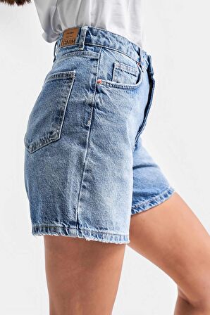 Kadın Mavi Renk Mom Fit Midi Boy Denim Şort