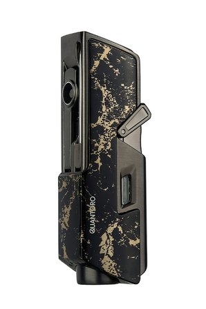 Quantoro Tek Torch Pürmüz Delicili/İğneli Siyah Gold Desenli Metal Puro Çakmağı - TRZ1108