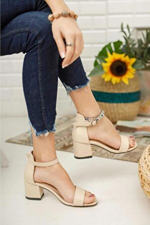 Kadın Klasik Tek Bant Orta Boy Topuklu Ayakkabı 