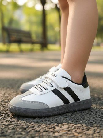 Unisex Beyaz-Siyah Cırtlı Rahat Hafif Günlük Çocuk Spor Ayakkabı 