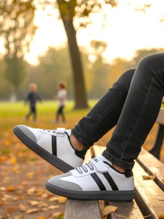 Unisex Beyaz-Siyah Cırtlı Rahat Hafif Günlük Çocuk Spor Ayakkabı 