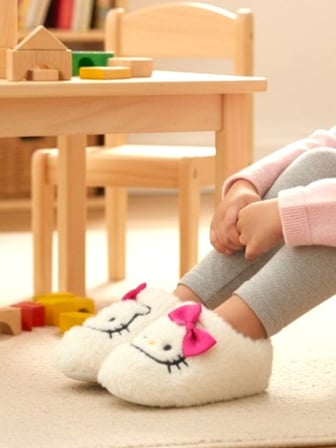 Kız Çocuk Pembe Renk Kitty & Kromi Figürlü Kışlık Yumuşacık Ev Pandufu