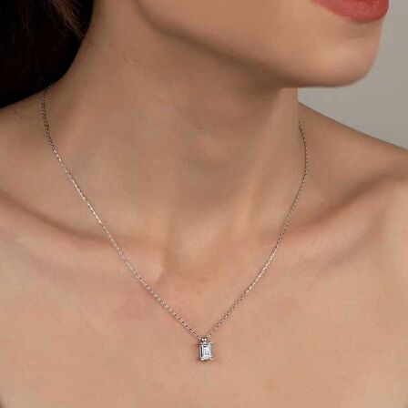 Swarovski Taşlı Lucky Life 925 Ayar Gumuss  Baget Tektaş Bayan Kolye