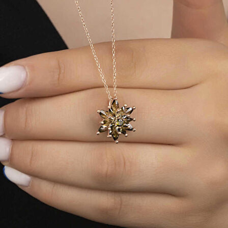 Lucky Life 925 Ayar Gumuss  Rose 4 Katman Lotus Çiçeği Kadın Kolye