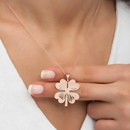 Lucky Life 925 Ayar Gumuss  Rose Dört Yaprak Rose Yonca Bayan Kolye