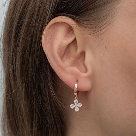 ​Lucky Life 925 Ayar Gumuss Rose Sallantılı Yonca Kadın Küpe