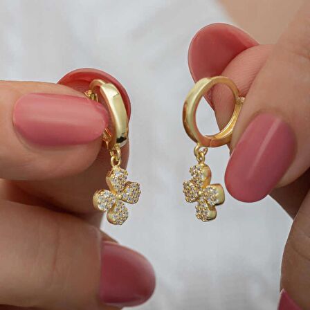 ​Lucky Life 925 Ayar Gumuss Gold Sallantılı Yonca Kadın Küpe