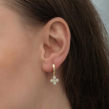 ​Lucky Life 925 Ayar Gumuss Gold Sallantılı Yonca Kadın Küpe