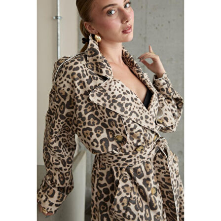Lucky Life Kadın Leopar Ön Ve Arkası Pelerinli Kaban