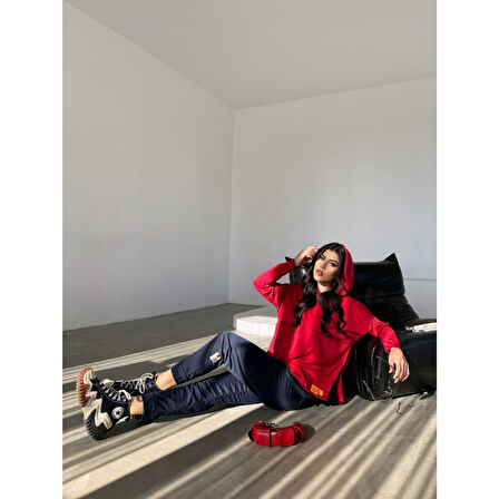 Lucky Life Kadın Kırmızı Kapşonlu Etek Ucu Detay Arma Ters Dikiş Gorunumlu Ikili Takım