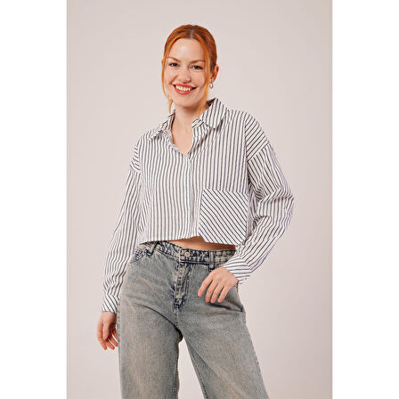 Crop Model Cepli Ve Çizgili Beyaz Gömlek