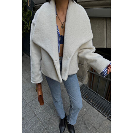 YÜN CROP KABAN - Krem