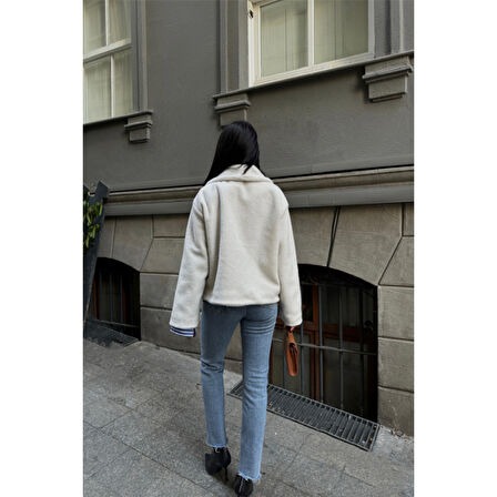 YÜN CROP KABAN - Krem