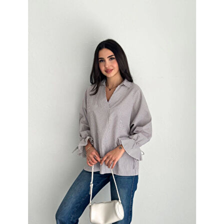 Lucky Life Kadın Arkası Asimetrik Yırtmaç Kesim Detaylı Cizgili Bluz Gömlek - Gri