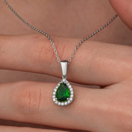 Lucky Life Gümüş Damla Zümrüt Taşlı Kadın Kolye