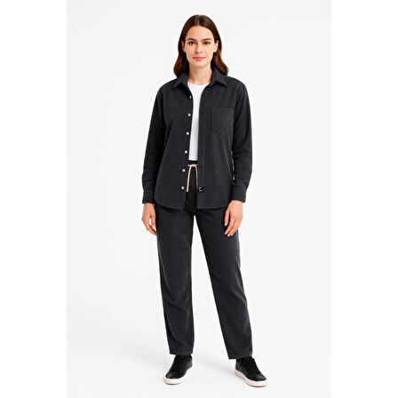 Lucky Life  Kadife Oversize Takım – Gömlek Ve Pantolon İkili Set Füme Corduroy Şıklığı, Rahat Ve Zarif Duruş Yumuşak Dokulu Kadife Kumaş, Düğmeli Gömlek Üst Ve Lastikli Pantolon Alt Parça Ile Gün Boyu Konfor- Siyah