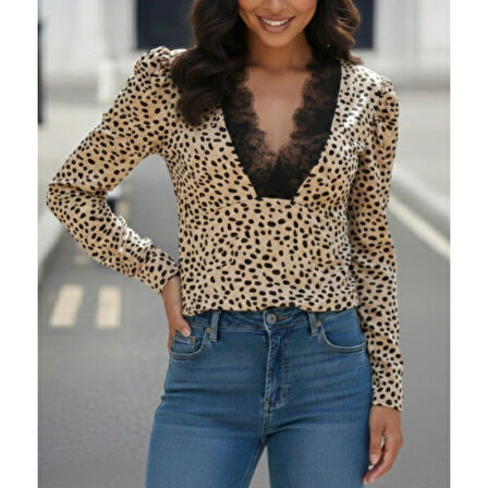 Lucky Life Kadın Uzun Kollu önden Derin Dantel Yaka Leopar Desenli Dalgıç Bluz