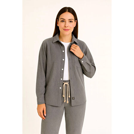 Lucky Life  Kadife Oversize Takım – Gömlek Ve Pantolon İkili Set Füme Corduroy Şıklığı, Rahat Ve Zarif Duruş Yumuşak Dokulu Kadife Kumaş, Düğmeli Gömlek Üst Ve Lastikli Pantolon Alt Parça Ile Gün Boyu Konfor- Füme