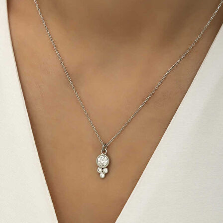 Gümüş Çiğ Damlası Yuvarlak Tektaş Kadın Kolye