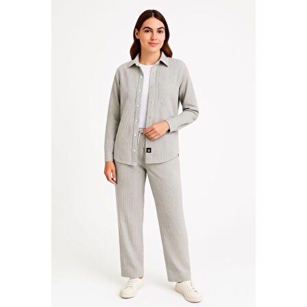 Lucky Life  Kadife Oversize Takım – Gömlek Ve Pantolon İkili Set Füme Corduroy Şıklığı, Rahat Ve Zarif Duruş Yumuşak Dokulu Kadife Kumaş, Düğmeli Gömlek Üst Ve Lastikli Pantolon Alt Parça Ile Gün Boyu Konfor- Gri