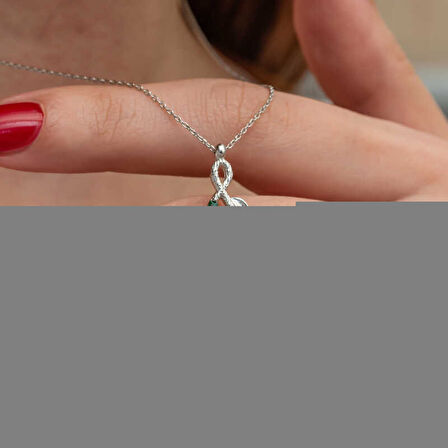 Gümüş Dönen Yeşil Yonca Kadın Kolye