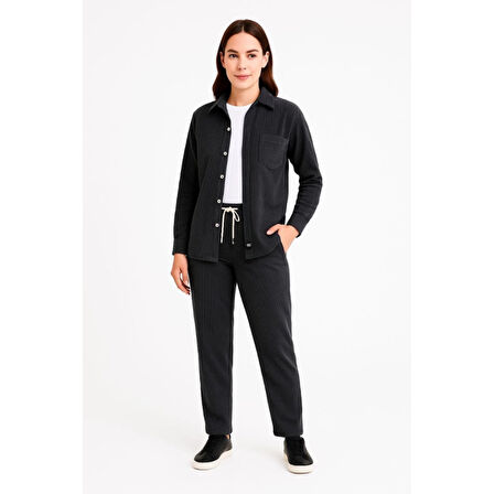 Lucky Life  Kadife Oversize Takım – Gömlek Ve Pantolon İkili Set Füme Corduroy Şıklığı, Rahat Ve Zarif Duruş Yumuşak Dokulu Kadife Kumaş, Düğmeli Gömlek Üst Ve Lastikli Pantolon Alt Parça Ile Gün Boyu Konfor- Siyah