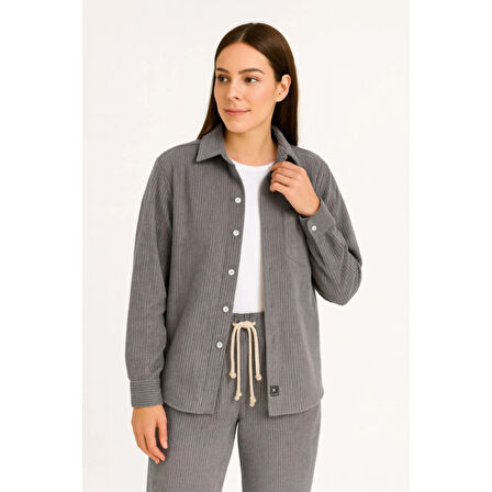 Lucky Life  Kadife Oversize Takım – Gömlek Ve Pantolon İkili Set Füme Corduroy Şıklığı, Rahat Ve Zarif Duruş Yumuşak Dokulu Kadife Kumaş, Düğmeli Gömlek Üst Ve Lastikli Pantolon Alt Parça Ile Gün Boyu Konfor- Füme