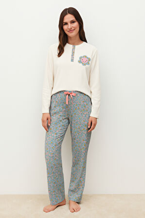 Kadın Papatya Desenli Pijama Takımı Ekru