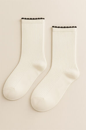 Kadın Bileği Fırfırlı Soket Çorap Ekru