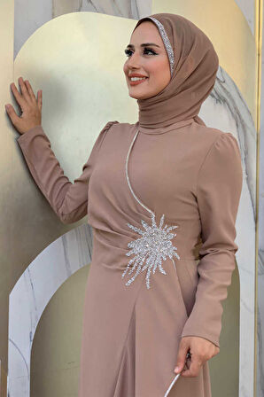 Bel Kısmı Taş İşlemeli Fırfır Görünümlü Elbise 3894 Vizon