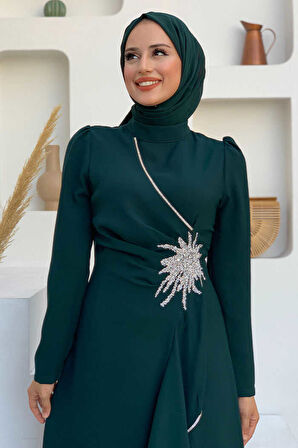 Bel Kısmı Taş İşlemeli Fırfır Görünümlü Elbise 3894 Zümrüt