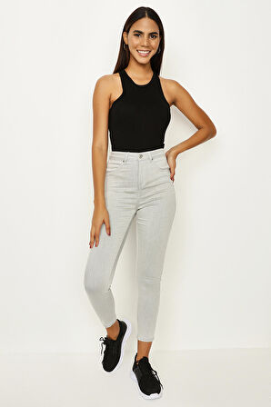 Kadın Yırtık Detaylı Yüksek Bel Skinny Jeans