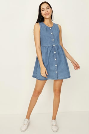 Kadın Önden Düğmeli Eteği Volanlı Denim Elbise