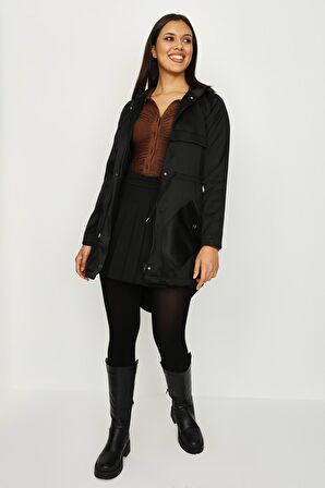 Kadın Kapüşonlu Parlak Kumaş Parka