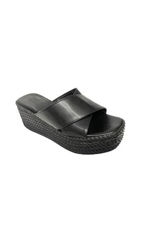 Shoes 814-24 Deri Trend Fashıon Dolgu Topuklu  Kadın Terlik