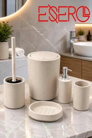 5'li Mat Krem Banyo Aksesuar Seti – Çizgili Tasarım, Çöp Kovası, WC Fırçası, Sıvı Sabunluk, Diş Fırçalık, Sabunluk