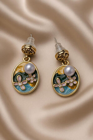 Çiçek Motifli İncili Küpe