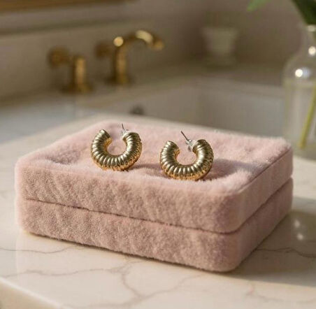 Altın Renk Ribbed Halka Küpe