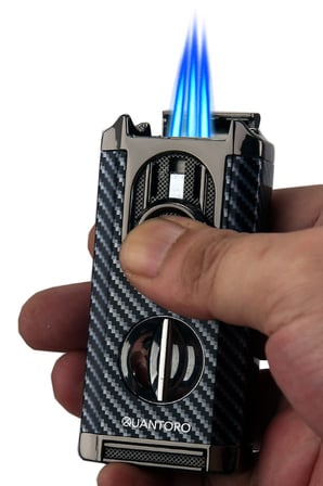 Quantoro 3 Torch Pürmüz V-Cut Siyah Karbon Desenli Metal Puro Çakmağı - TRZ1174