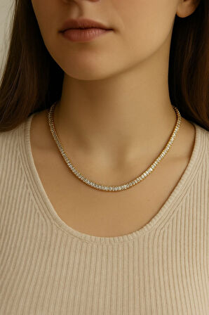 Zarif Işıltı - Taşlı Altın Renkli Su Yolu Kolye