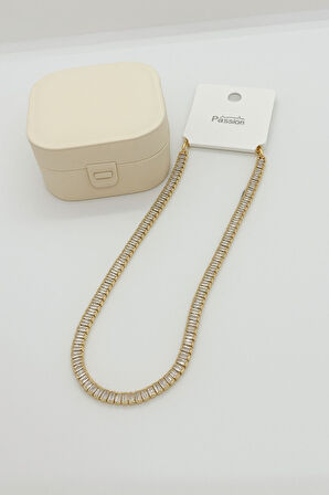 Zarif Işıltı - Taşlı Altın Renkli Su Yolu Kolye