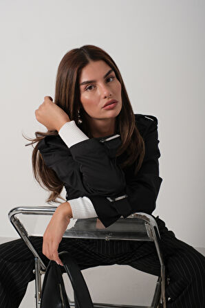 Kemer Detay Siyah Crop Trençkot