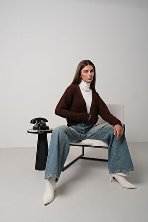 Biyeli Crop Kahverengi Triko Hırka