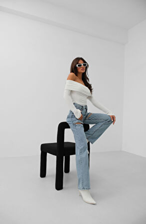 Bacak Dekolteli Taşlı Jean