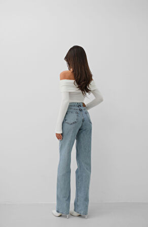 Bacak Dekolteli Taşlı Jean