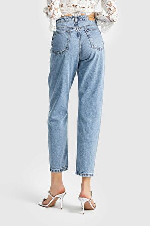 Kadın Kot Rengi Önü Full İnci Detaylı Mom Fit Denim