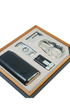 Parmida Perde Alev Çakmak Kesici Sehpa Kılıf Küllük Gümüş Beşli Puro Seti TR9870