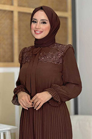 Piliseli Omuz Kısmı Dantel Görünümlü Yaka Detay Elbise 3726 Kahverengi